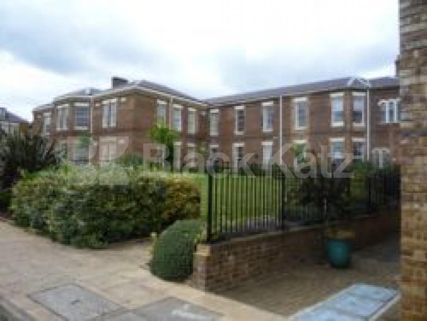 			LET, 3 Bedroom, 1 bath, 1 reception Serviced Apartments			 Princess Park Manor, Frien Barnet